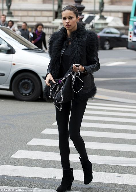 Oh la la: Adriana Lima looked chic as she walked around the French capital ahead of Paris Fashion Week Adriana Lima Style, Jeanne Damas, Boating Outfit, Diane Kruger, Charlotte Casiraghi, Bohol, Gisele Bundchen, Rosie Huntington Whiteley, Celebrity Street Style