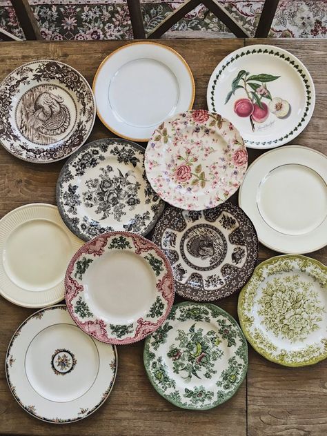 100 Year Old Home, Kitchen Glassware, Fall Home Tour, Antique Dishes, Vintage Dinnerware, Old Home, Vintage Plates, Decoration Inspiration, Vintage Dishes