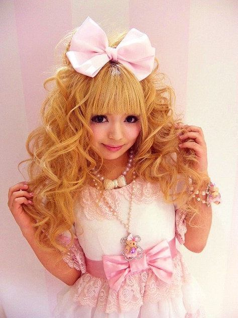 Hime Gyaru Hair, Gyaru Hime, Gyaru Inspiration, Ganguro Girl, Hime Gal, Himekaji Gyaru, Gyaru Kei, Gyaru Hair, Perfect Curly Hair