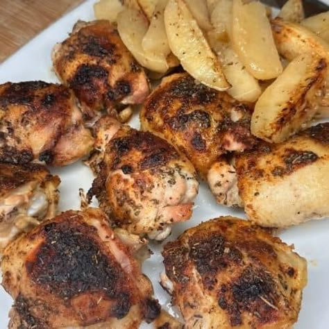 Melissajorealrecipes Chicken, Chicken Thighs And Potatoes, Lemon Chicken Recipes, Greek Chicken And Potatoes, Nutella Pizza, Lemony Chicken, Baked Greek Chicken, Dinner Lunch Ideas, Roasted Chicken And Potatoes