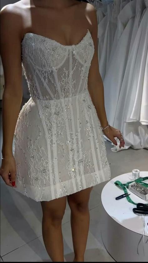 White Dress For Bachelorette Party, Pearl Bridal Dress, Engagment Dress 2024, Wedding Dress After Party, After Wedding Party Dresses, Reception Dress Short, Short Lace Wedding Dress, Civil Wedding Dresses, Mini Wedding Dresses