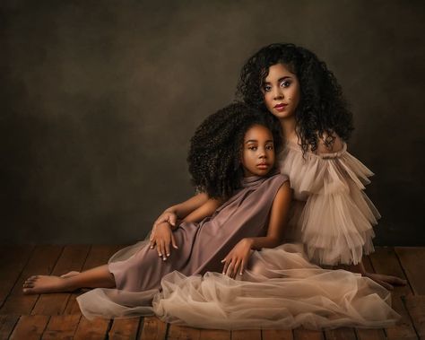 Mother Daughter Photography Poses, Mommy Daughter Photography, Mommy And Me Photoshoot, Mommy Daughter Photoshoot, Mother Daughter Poses, Mommy Daughter Photos, London Photoshoot, Mother Daughter Photoshoot, Mommy And Me Photo Shoot