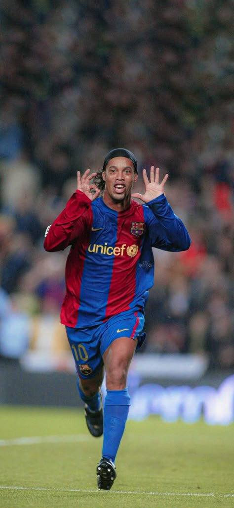 Ronaldinho And Ronaldo, Ronaldinho Wallpapers, Old Football Players, Soccer Neymar, Football Players Photos, Soccer Event, Football Players Images, Football Wallpapers, European Soccer