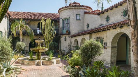 Old Hollywood Magic At The El Cabrillo, $775K | California Home+Design Hillsborough California, Old Hollywood Homes, Hollywood Mansion, Tiled Staircase, Real Estate Art, California Home Design, William Randolph Hearst, Los Angeles Real Estate, Family Villa