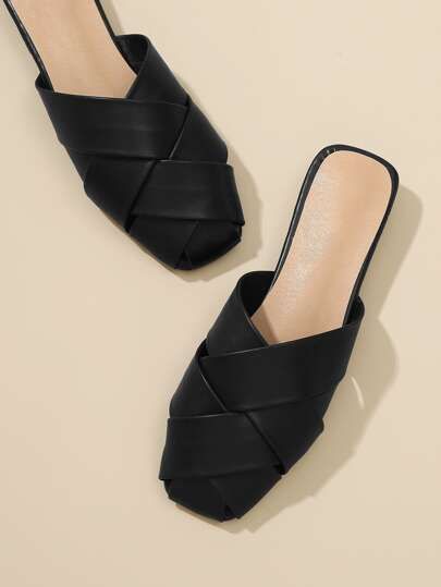 Mule Flats, Flats Online, Flat Belly Workout, Mule Sandals, Heels Sandals, Leather Flats, Mule, Criss Cross, Slip On Sandal