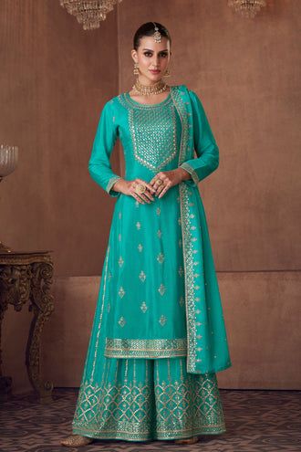 Shop designer plazo suits with FREE SHIPPING in the USA. Online shopping for ready-to-wear plazo with top in attractive colors is perfect for any festival. Get our embroidered kurti with plazo dresses in all size. Traditional palazzo suits indian & palazzo pants suit with dupatta for wedding has beautiful embroidery work on it. Designer Palazzo, Plazzo Suits, Sharara Suits, Latest Salwar Kameez, Palazzo Suit, Sharara Suit, Readymade Saree, Designer Salwar Suits, Party Kleidung