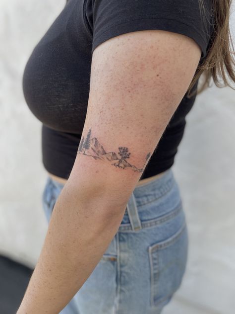 California landscape tattoo, california nature, mountain tattoo, nature tattoo, desert tattoo, detailed tattoo, dainty tattoo, fine line Traveler Tattoos, Small Travel Tattoos, Tattoo Ideas Travel, Tattoo Detailed, Watercolor Bike, Moutain Tattoos, Small Nature Tattoo, Berg Tattoo, Desert Tattoo