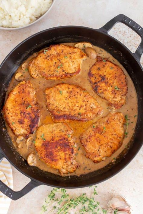 Dutch Oven Pork Chops - One Pot Only — easy recipes using one pot only! Pork Chop In Dutch Oven, Ground Beef Dutch Oven Recipes, Cast Iron Dutch Oven Pork Chops, Pork Chops Cast Iron Skillet Oven, Pork Roast In Cast Iron Dutch Oven, Pork Shoulder Dutch Oven, Dutch Oven Pork Chops, Easy Dutch Oven Recipes, Turkey Chops