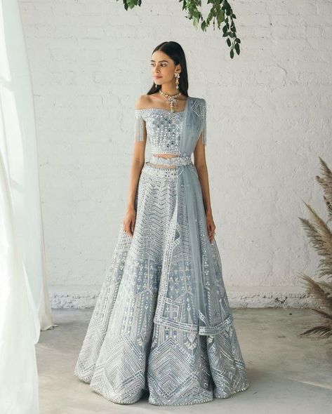 10 Colors We Predict Will Rule For 2021-22 Brides Blue Organza Lehenga, Blue Bridal Lehenga, Front Blouse Designs, Lehenga Ideas, Indian Fits, Lehenga Saree Design, Trendy Outfits Indian, Organza Lehenga, Blue Organza