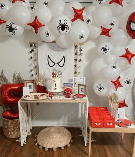 Spider Man Birthday Aesthetic, Spiderman Aesthetic Birthday, Spiderman 16th Birthday Party, Spiderman Birthday Party Aesthetic, Spider Man Decorations Birthday, White Spider Man, Spider Man Aesthetic, Mens Birthday Party Decorations, Spidey Party