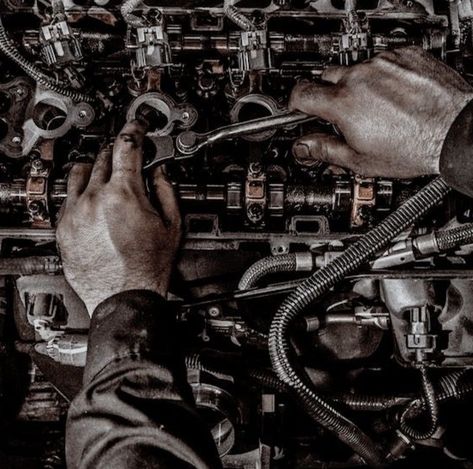 Car Mechanic Aesthetic, Mechanics Photography, Mechanic Aesthetic, Mechanics Aesthetic, Mechanics Hands, Poe Dameron, Car Mechanic, Book Aesthetic, Auto Repair