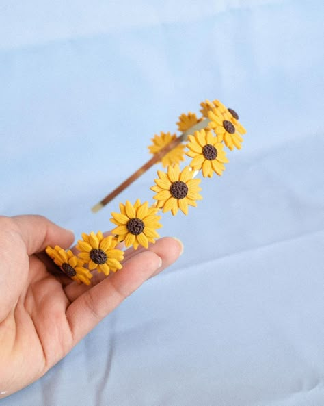 Polymer Clay Beads Diy, Sunflower Headband, Clay Hair, Clay Keychain, Polymer Clay Flower Jewelry, Diy Earrings Polymer Clay, Polymer Clay Jewelry Tutorials, Handmade Hair Clip, Polymer Clay Diy