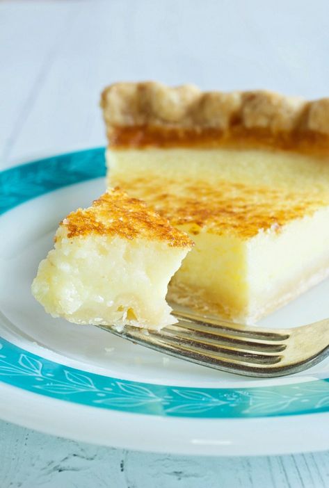 Southern Buttermilk Pie - My Country Table My Country Table Recipes, Amish Custard, Lemon Sponge Pie, Simple Pies, Cottage Cheese Pie, Southern Buttermilk Pie, My Country Table, Lemon Pie Recipe, Lemon Sponge