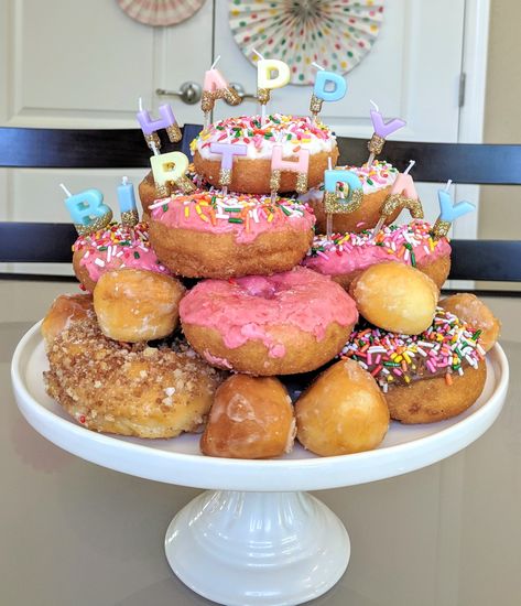 Donut Birthday Breakfast, Donuts And Dance Party, Birthday Donuts With Candles, Doughnut Birthday Cake Ideas, Sweet Treats For Birthday Parties, Donut Bday Cake, Donut Hole Cake Birthday, Donut Cake Ideas Birthday Parties, Dount Cake Birthday