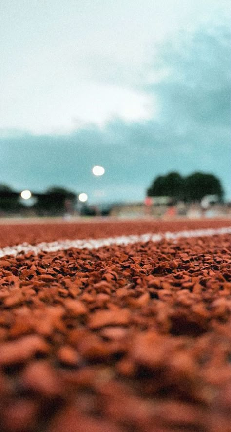 Sports Phone Wallpaper, Running Outdoors Aesthetic, Running Phone Wallpaper, Running Iphone Wallpaper, Track Background Wallpapers, Running Lockscreens, Track And Field Wallpaper Iphone, Aesthetic Track Wallpaper, Athlete Wallpaper Iphone