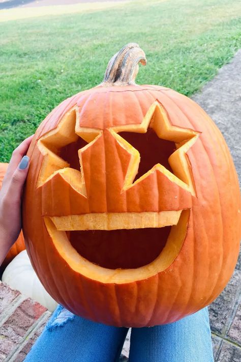 Pumpkin Carving Designs Aesthetic, Preppy Carved Pumpkin, Carved Pumpkins Ideas Aesthetic, Aesthetic Easy Pumpkin Carvings, Food Pumpkin Carving Ideas, Cute And Easy Pumpkin Carving Ideas For Kids Simple, Punkin Carving Idea Easy, Pumpkin Carve Ideas Easy, Easy Aesthetic Pumpkin Carving