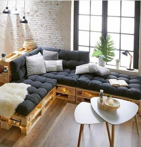 Palette Bed, Outdoor Pallet Furniture, Pallet Furniture Cushions, Living Dining Room Ideas, Pallet Cushions, Pallet Lounge, Outdoor Pallet, Coast House, Wooden Living Room