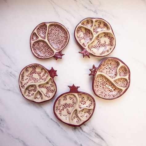 Gift Ideas Cute Aesthetic, Pomegranate Dish Ceramic, Cute Ceramic Jewelry Holder, Ceramic Jewelry Dishes, Fruit Trinket Dish, Best Selling Ceramics, Air Dry Jewelry Dish, Ceramics Jewelry Dish, Cute Ceramic Projects