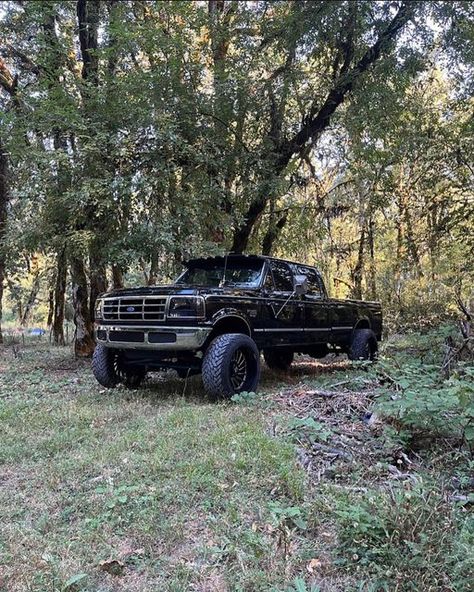 Obs Trucks Ford, Ford Square Body Trucks, Squarebody Ford, Square Body Ford, Black Ford Truck, Old Ford Trucks Vintage, Old Ford Square Body Trucks, Bubba Truck, Ford F-250