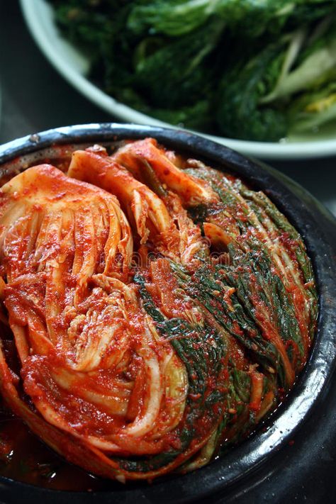 Kimchi Recipe Ideas, Kimchi Soup Recipe, Korean Food Photo, Korean Cabbage, Traditional Korean Food, Kimchi Soup, Make Kimchi, Apartment Recipes, South Korean Food