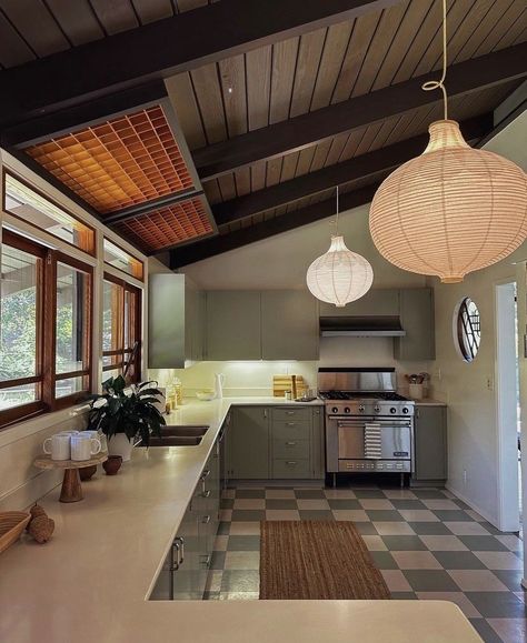 Midcentury Modern Craftsman, Modern Mcm Kitchen, Mid Century Modern Kitchen Apartment, Mid-century Modern Kitchen Design Ideas, Mid Century Modern Windows, Mid Century Windows, Mid Century House Interior, Mid Century House Exterior, Mid Century Modern Homes Exterior