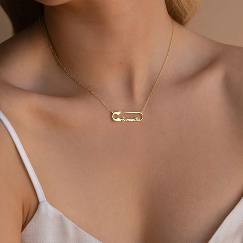 ✨ Shine with a touch of gold! ✨ Our Custom Double Name Paper Clip Pendant Necklace is the ultimate gift for your special someone – be it girlfriend, mom, or YOU! 💖 Personalize it, flaunt it, LOVE it! Click here to make it yours: https://nuel.ink/nqeHVm #PersonalizedJewelry #GiftsForHer #ShineBright 😘😍 Name Necklace Silver Personalized, Unique Name Necklaces, Name Jewelry Necklace, Safety Pin Necklace Meaning, Gold Name Necklace Unique, Personalized Necklace Names, Name Pendant Gold, K Pendant, Pin Necklace