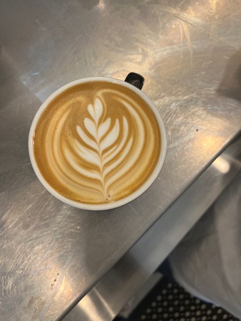 Latte art that’s being created with milk, and a shot of expresso, which crated a beautiful flower at a cafe. Swan Latte Art, Latte Art Aesthetic, Cafes Aesthetic, Cappuccino Aesthetic, Coffee Cafe Aesthetic, Nyc Cafe, Coffee House Cafe, Cafe Aesthetics, Café Aesthetic