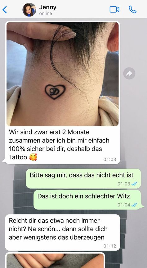 Wenn man sich tätowieren lässt, dann für die Ewigkeit. Das sollte absolut jedem klar sein. Doch die Initialen des Partners bzw. der Partnerin nach nur 2 Monaten zu tätowieren ist schon etwas besonderes. Man muss es absolut ernst meinen, um diesen Schritt zu wagen. Wäre es euch zu früh, oder könnt ihr es nachvollziehen? 😲 Unique Partner Tattoos, Tattoo Partner, Partner Tattoo, Tattoo Klein, Partner Tattoos, Tattoo Zeichnungen, Beautiful Tattoo, Next Tattoo, Mini Tattoos