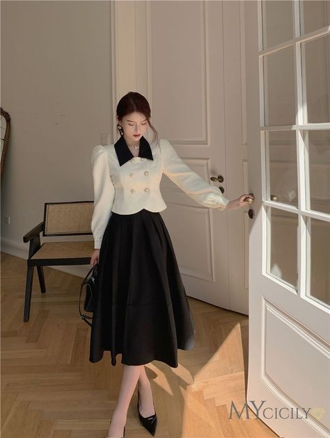 Black Pleated Skirts, Sunday Dresses, Modest Girly Outfits, Chinese Fancy Dress, Rok Outfit, Fancy Short Dresses, Fashion Dresses Formal, Stylish Short Dresses, Sunday Dress