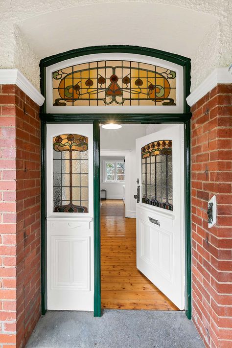 Go inside this 1903 Edwardian Home | Let Us In Home Tour | Hunting for George Edwardian Home Renovation, Edwardian Decor Interior Design, Edwardian Homes Interior, Countryside Cottage Interior, Edwardian Interior Design, England Countryside Cottage, Arts And Crafts Movement Interior, Edwardian House Exterior, Edwardian Renovation