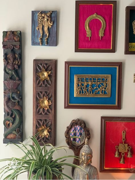 Indian Traditional Wall Decor, Traditional Wall Decor Ideas, Indian Wall Decor Ideas, Diy Indian Wall Decor, Paintings For Living Room Indian, Prabhavali Decor, Rajasthani Wall Decor, Home Decor Ideas Living Room Traditional Wall Art, Indian Wall Decor Living Room