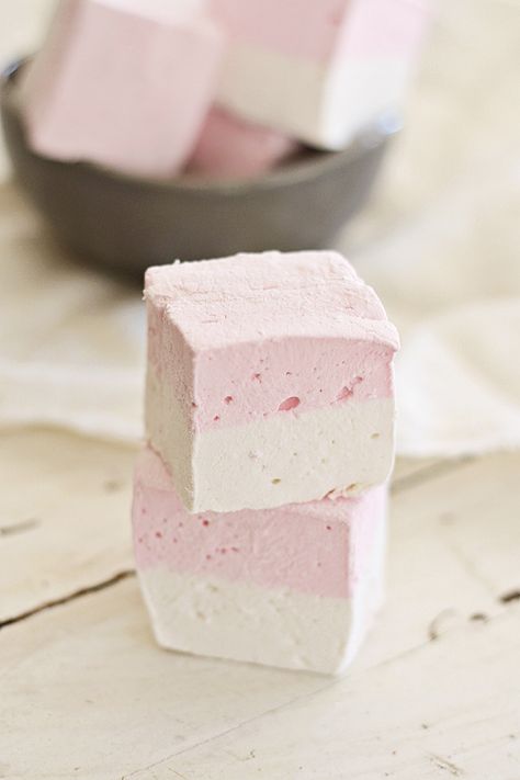 15 Homemade Marshmallow Recipes that are a Perfect Dream Homemade Marshmallow Recipe, Marshmallow Recipes, Marshmallow Recipe, Strawberry And Cream, Homemade Marshmallow, White Marshmallows, Marshmallow Treats, Recipes With Marshmallows, Homemade Marshmallows