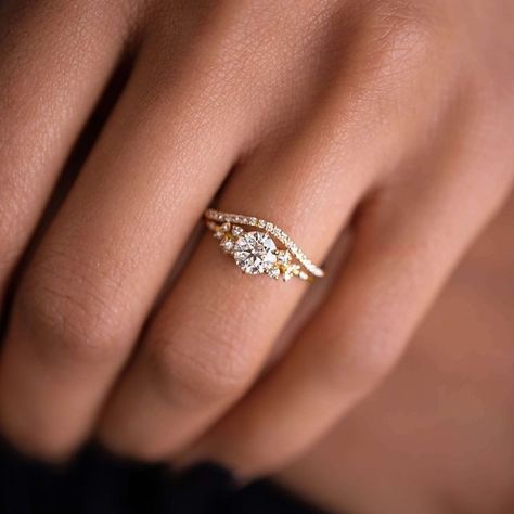 Pretty Engagement Rings, Melanie Casey, Engagement Ring Inspiration, Cute Engagement Rings, Future Engagement Rings, Ring Inspo, Curved Wedding Band, Dream Engagement Rings, Beautiful Engagement Rings