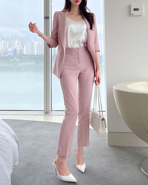 #fashion, #style, #outfitinspiration, #beauty Doctor Fashion Women Outfits, Cot Suits For Women, Formal Pants Women Classy, Women Ceo Outfit, Korean Office Outfits Women, Ceo Clothes, Business Formal Outfit, Kim V, Stylish Outfits Casual