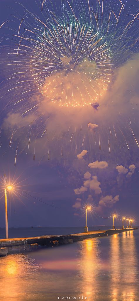 Firework Wallpaper Aesthetic, Fireworks Phone Wallpaper, Iphone Wallpaper 13, Fireworks Aesthetic Wallpaper, 2014 Tumblr Aesthetic Wallpaper, Firework Wallpaper, Firework Aesthetic, Asethic Pictures, Firework Background