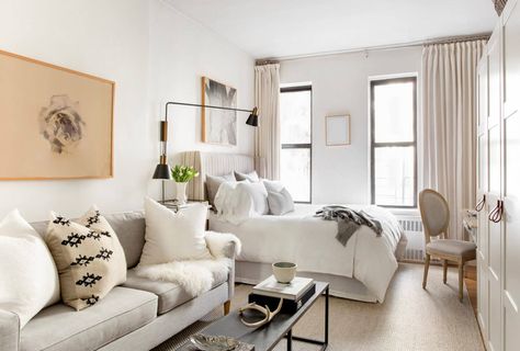 Tiny New York Apartments: 6 Tiny Studio Apartment Decorating Ideas | Idea Bilik Tidur, Reka Bentuk Bilik Tidur, Apartemen Studio, Tiny Studio Apartments, Studio Apartment Living, Studio Apartment Design, Hiasan Bilik Tidur, Small Apartment Interior, Deco Studio