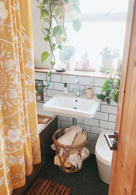 // Cozy Bathrooms, Bad Inspiration, Bathroom Plants, Boho Bathroom, Bath Room, Elegant Bathroom, Apartment Living, Bathroom Inspiration, 인테리어 디자인