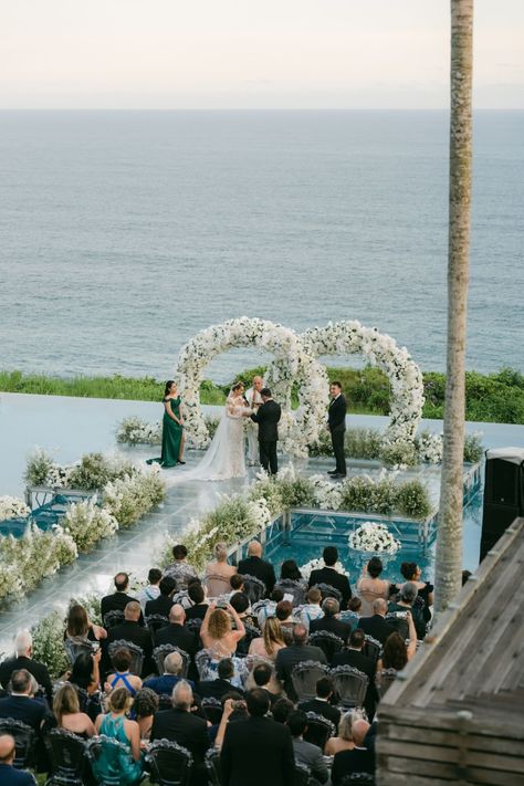 A Week-Long American and Persian Destination Wedding in Bali Alila Villas Uluwatu Wedding, Bali Wedding Venue Villas, Ocean Wedding Venue, Uluwatu Wedding, Bali Wedding Ideas, Alila Villas Uluwatu, Wedding In Bali, Peaceful Vibes, Ocean Wedding