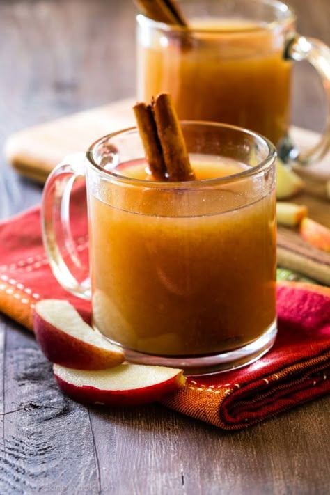 Apple Cider Ingredients, Apple Cider Recipes, Mulled Cider Recipe, Slow Cooker Apple Cider, Homemade Cider, Cider Recipes, Cider Drinks, Cozy Fall Recipes, Apple Cider Recipe