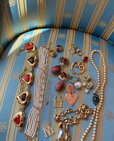 Lizzie Hearts, Joan Jett, Dope Jewelry, Funky Jewelry, Jewelry Lookbook, Mode Inspo, Travel Jewelry, Dream Jewelry, Jewelry Inspo