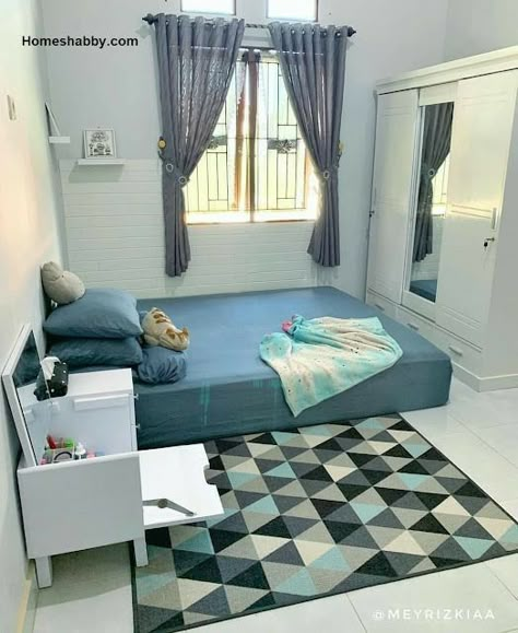 Small Room Plan, Bilik Lelaki, Perfect Living Room Decor, Small Room Makeover, Bedroom Ideas For Small Rooms Diy, Small Room Design Bedroom, Easy Room Decor, Small Room Decor, Small Bedroom Decor