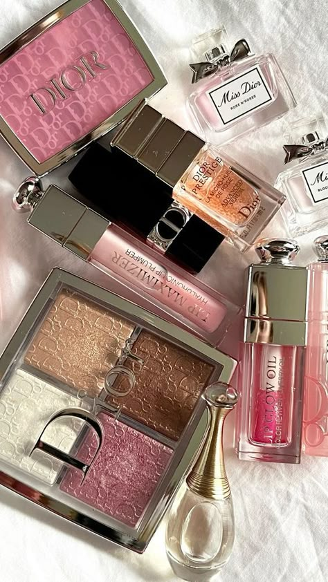 dior beauty obsessed Dior Vibes, Young Ballerina, Koleksi Makeup, Shoes Matching, Dior Makeup, Dior Beauty, Makeup Obsession, Makeup Items, Miss Dior