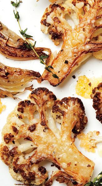 The combination of meaty, caramelized cauliflower florets and some just-this-side-of-burnt onions has become our go-to winter side dish. Cauliflower Parmesan, Resep Vegan, Winter Side Dishes, Parmesan Roasted Cauliflower, Fried Cauliflower, Salad Pasta, Makanan Diet, Cauliflower Recipes, Vegetable Sides