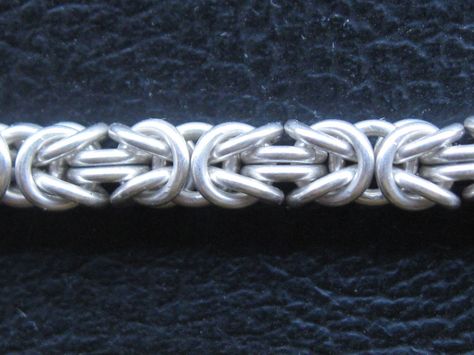 Byzantine Chainmaille Tutorial Byzantine Chainmaille, Chainmaille Jewelry Patterns, Chain Maille Patterns, Chainmail Patterns, Chainmaille Tutorial, Jump Ring Jewelry, Chainmail Bracelet, Chainmail Jewelry, Wire Jewelry Tutorial