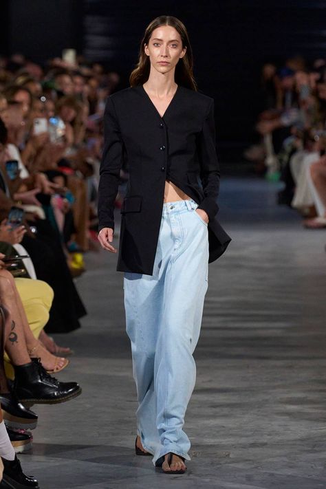 4 Major Spring Denim Trends to Know For 2023 | Who What Wear Blue Jean Outfits, Spring Denim, Bleached Denim, Copenhagen Fashion Week, Summer Denim, Jean Trends, Dion Lee, Denim Trends, Spring Fashion Trends