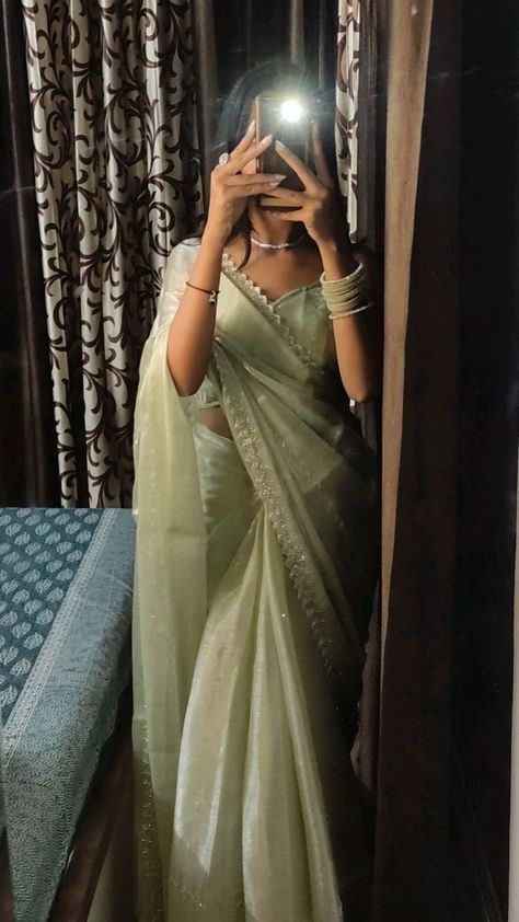 Trending Saree For Farewell, Poses In Saree For Instagram, Saree Styles For Farewell, Light Outfits, Farewell Saree, Farewell Sarees, Green Sari, Sarees For Girls, Saree Wearing Styles