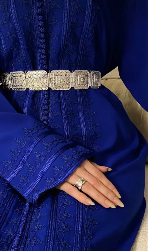 Royal blue moroccan caftan 🧞‍♂️ Moroccan Outfit, Blue Caftan, Morrocan Fashion, Moroccan Kaftan Dress, Arab Dress, Arabic Clothing, Moroccan Clothing, Kaftan Designs, Moroccan Kaftan