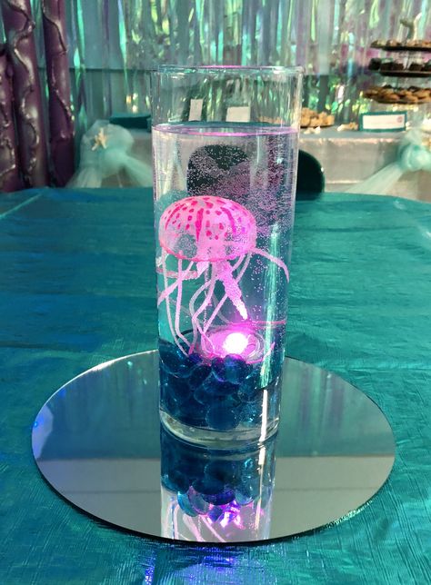 Under Water Table Decor, Under The Sea Decorations Centerpieces, Underwater Quinceanera, Sea Themed Centerpieces, Ocean Baby Shower Centerpieces, Under The Sea Sweet 16 Ideas, Ocean Themed Quinceanera, Jellyfish Centerpiece, Underwater Centerpieces