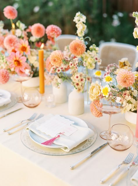 Spring Brunch Wedding, Picnic Moodboard, Indoor Spring Wedding, Spring Wedding Tablescapes, Malibu Vibes, Bridal Garden Party, Backyard Garden Party, Break Of Day, Reception Florals