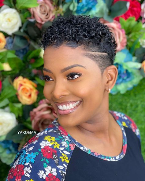 Embrace Your Curls: Gorgeous Hairstyles for Curly Hair Braids Rasta, Twa Natural Hair, Short Haircut Tutorial, Perm Curls, Yakoema Fashion, Curled Pixie, Loose French Braids, Easy Short Haircuts, Hairstyles For 2023